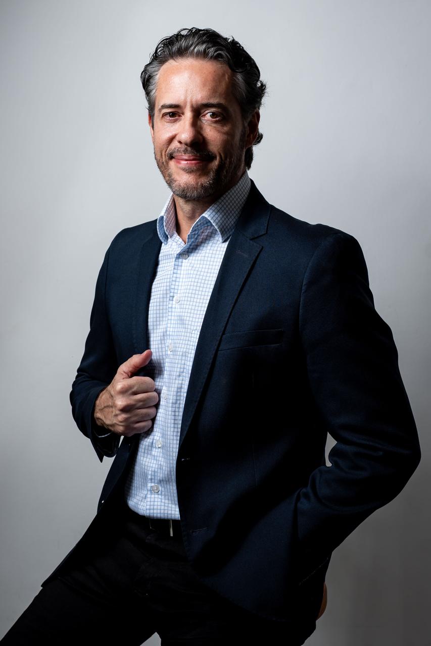 Ricardo foto de terno